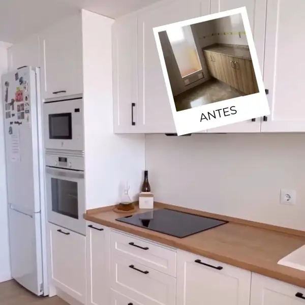 Antes y después: de cocina oscura, sosa y poco aprovechada a una luminosa, con mucho almacenaje y un pequeño comedor