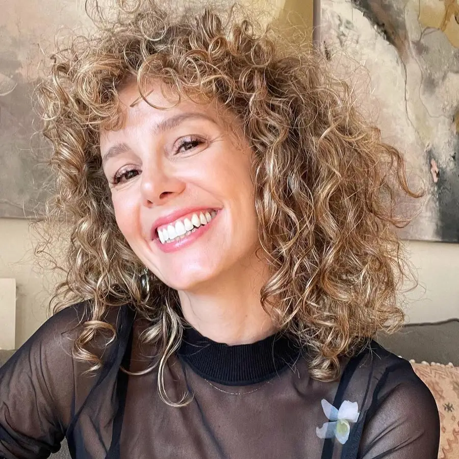 Pelo curly, muy rizado