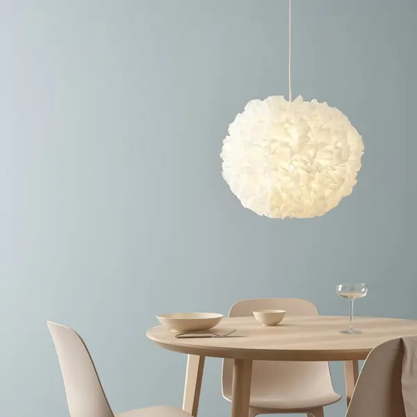 Lámparas de techo de IKEA para iluminar tu hogar esta primavera: la más vendida, la más valorada y la más barata (¡por 3,99€!)