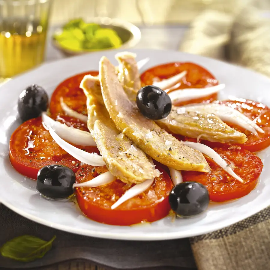 Tomate con ventresca de atún