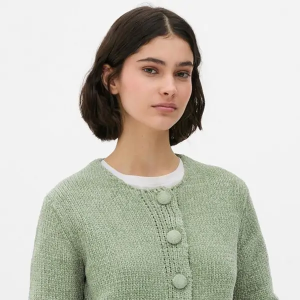 Está en Primark, parece de Zara y solo vale 13€: así es la chaquetita elegante que más llevaremos en primavera con el estampado que no pasa de moda