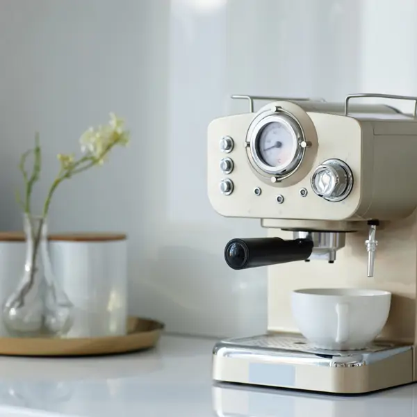 Las mejores cafeteras para casa: te cuento cuál elegir según el tamaño y estilo de tu cocina