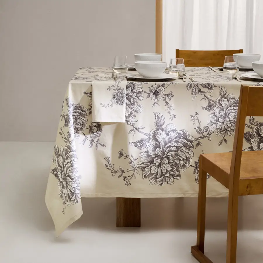 6 monadas de Mango Home para darle un toque floral al salón comedor