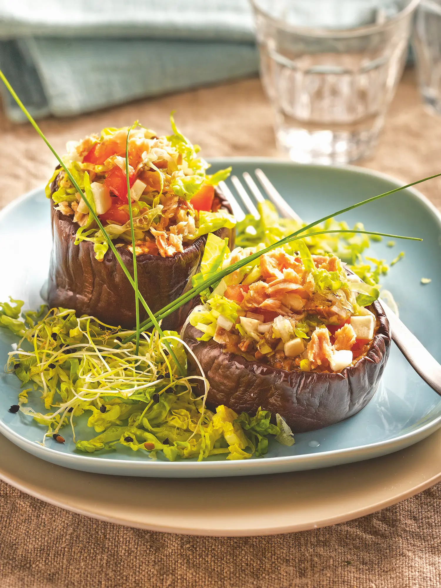 barquitas de berenjena y ensalada de atun