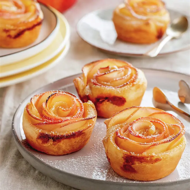 postres de invierno con manzana Flores de hojaldre y manzana