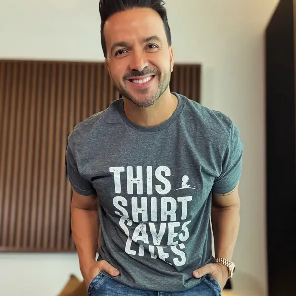 Así es la increíble mansión de Luis Fonsi en Miami: moderna, con techos altos, piscina, pista de baloncesto y espacios para hacer música