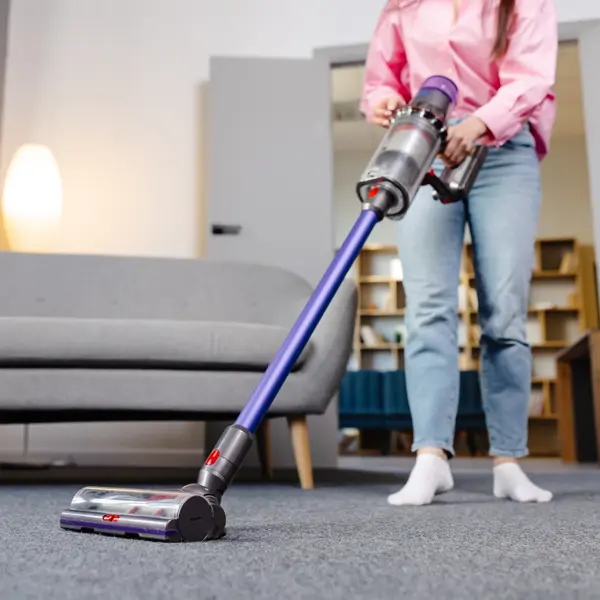 Buscaba aspiradoras baratas para salir del paso, pero encontré las mejores de Dyson, Rowenta o Samsung con descuentazos en la Semana Fantástica de El Mueble