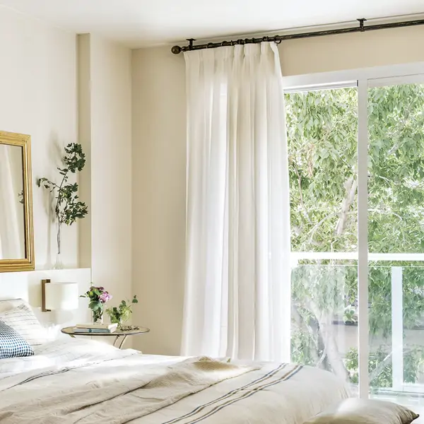 Las mejores cortinas blancas para decorar el salón y el dormitorio: 6 modelos con DESCUENTOS para tu casa