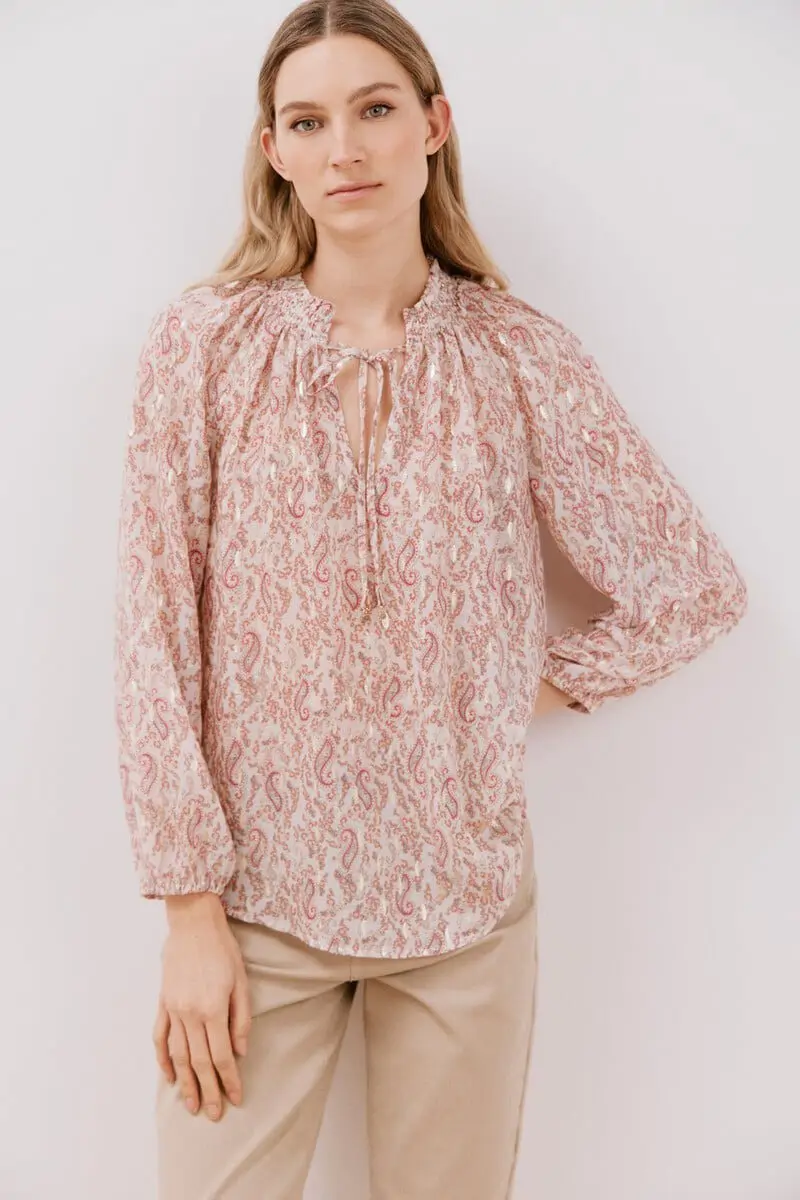 Blusa con estampado pasley