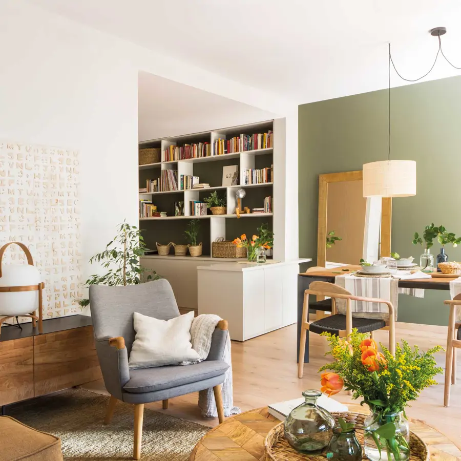 salon y comedor con pared en color verde y mueble a medidad 00503815