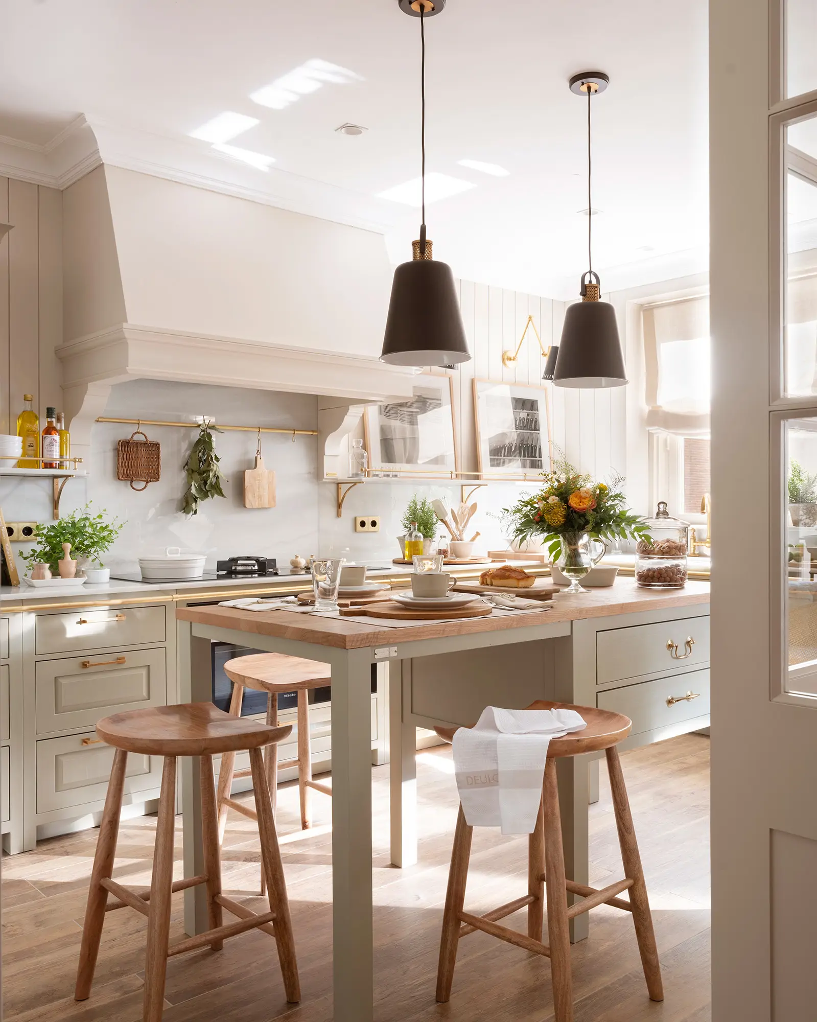 Cocina actualizada con color verde