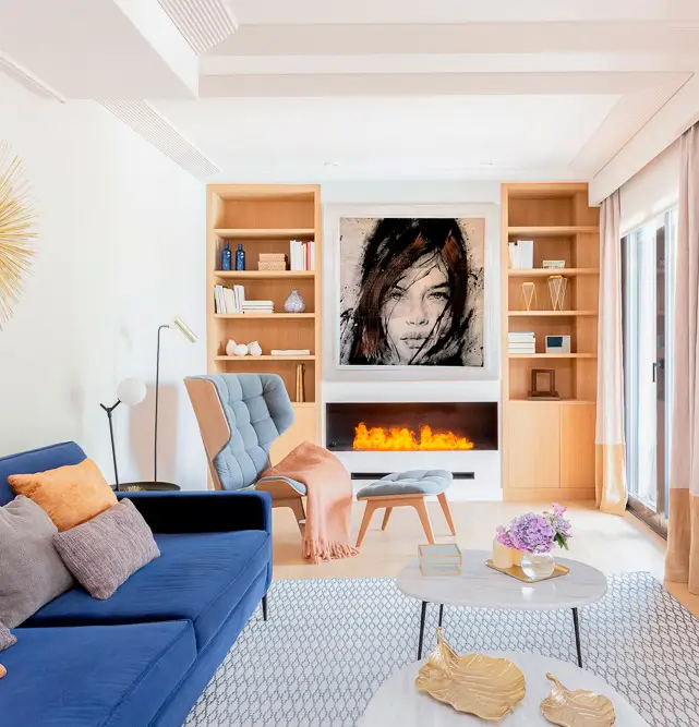 Salón rectangular diseñado por María del Valle Interiorismo