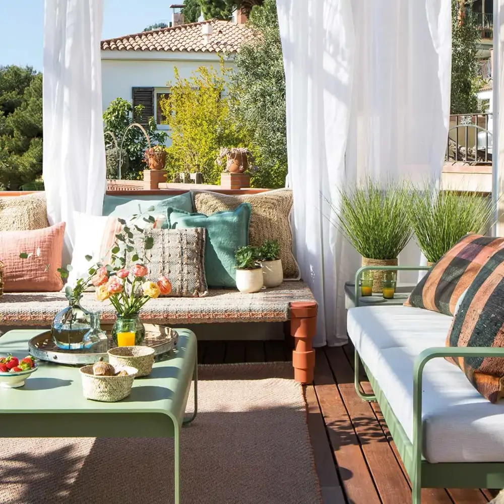 Terraza con cortinas