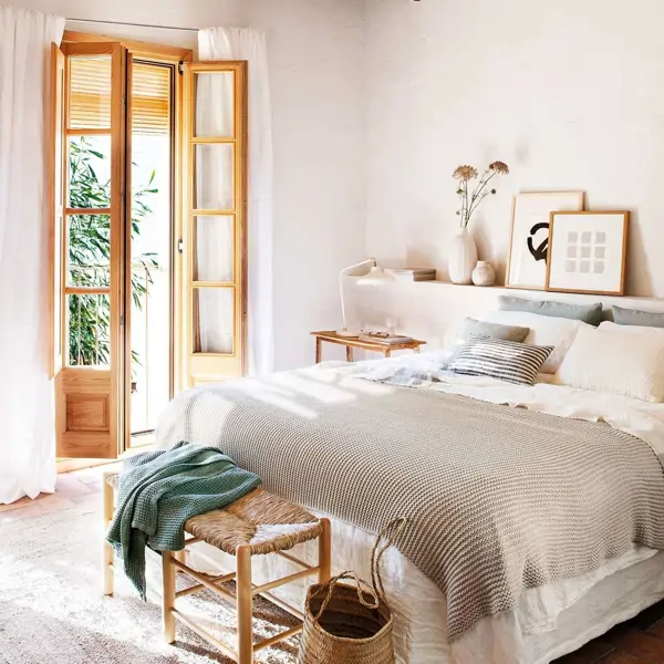 David Díaz, experto en decoración: "La alternativa para no tener 300 cojines en la cama, pero que sea bonita, es elegir un edredón muy grueso"