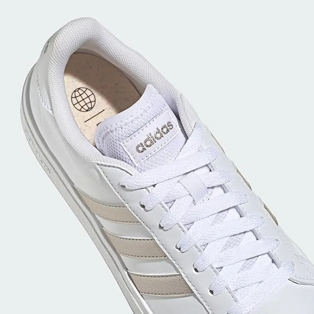 Adidas Court