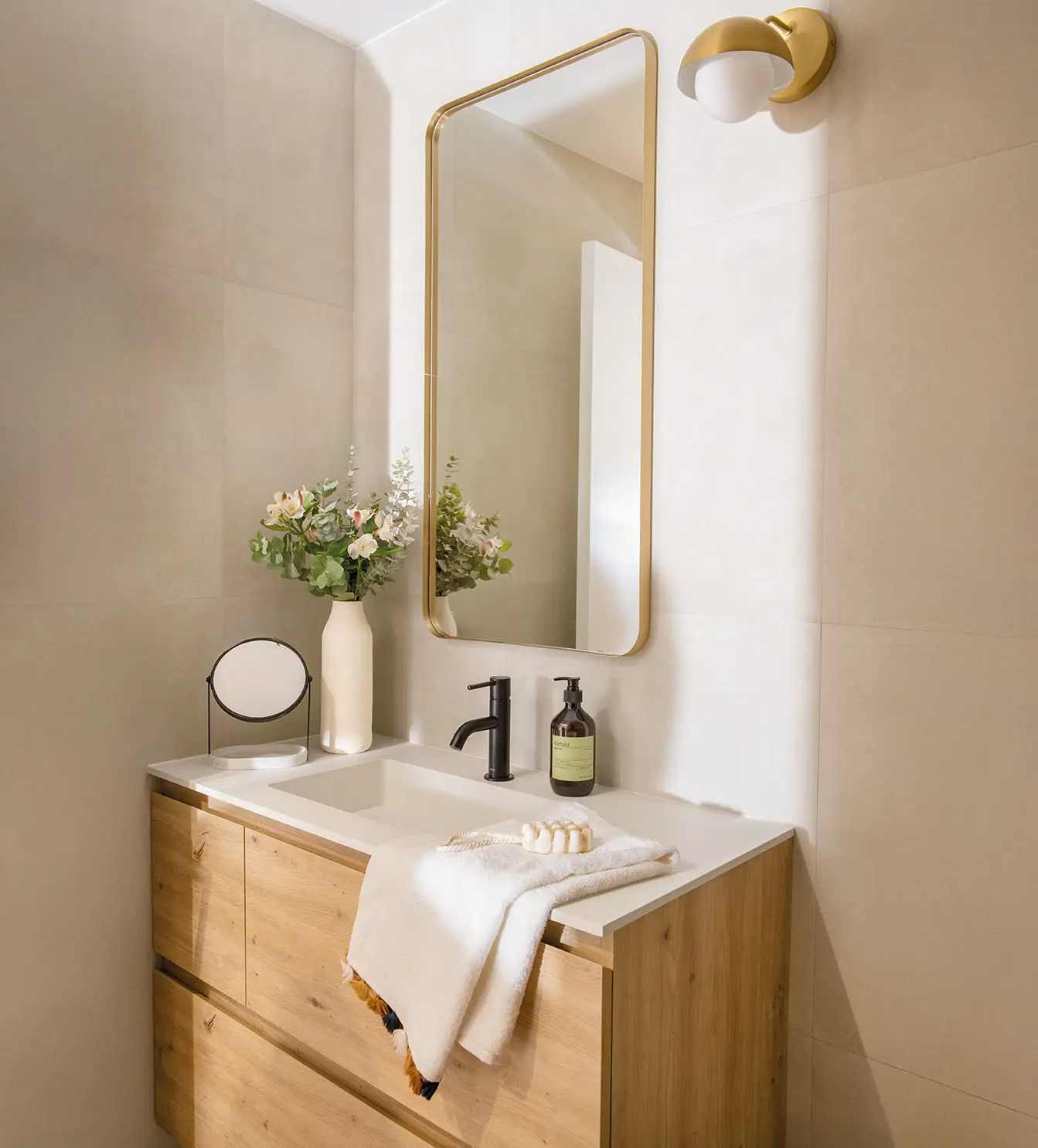 Un lavabo sencillo pero bonito y práctico