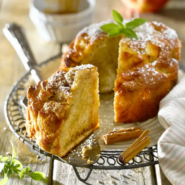 La receta de bizcocho de manzana esponjoso y los trucos para que te quede perfecto
