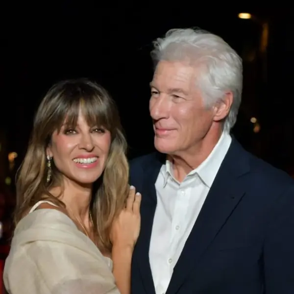 Así decoran Richard Gere y Alejandra Silva el salón de su casa en Madrid: una idea original, rústica y elegante 