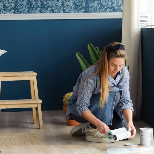 Así es como pintan las paredes los interioristas: por 17€, el kit más vendido para pintar la casa (ideal para decoración y pisos pequeños)