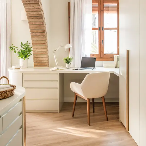 Qué tiene de especial esta silla que todo el mundo se sienta en IKEA a probarla 