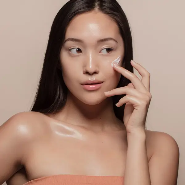 Leticia Sánchez, experta en belleza y piel: "Los coreanos son expertos en protección solar, son ligeros y no dejan sensación grasa ni 'efecto Casper' en el rostro"