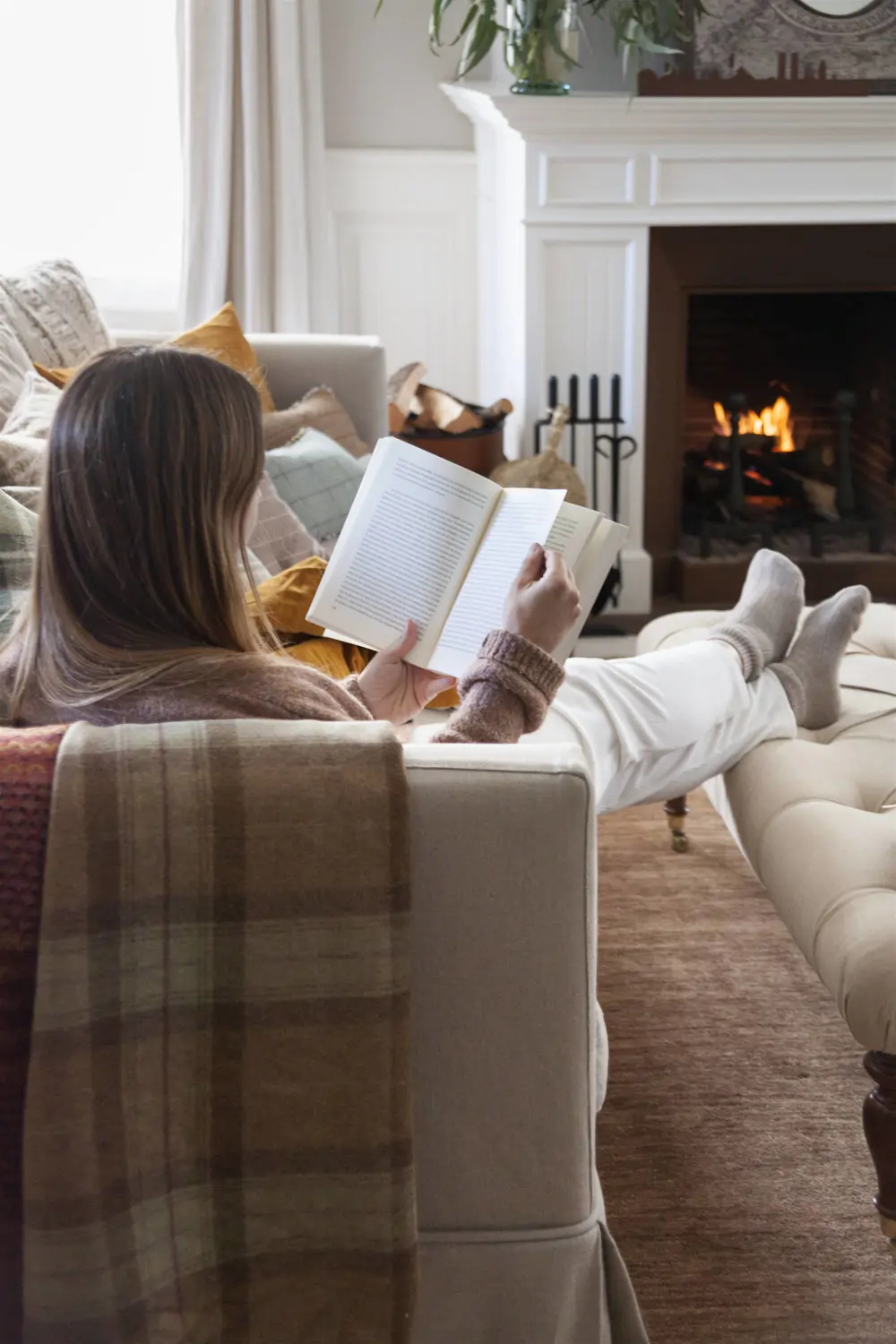 Leer en casa es una pequeña acción que nos hace disfrutar de nuestra vida en casa y relajarnos