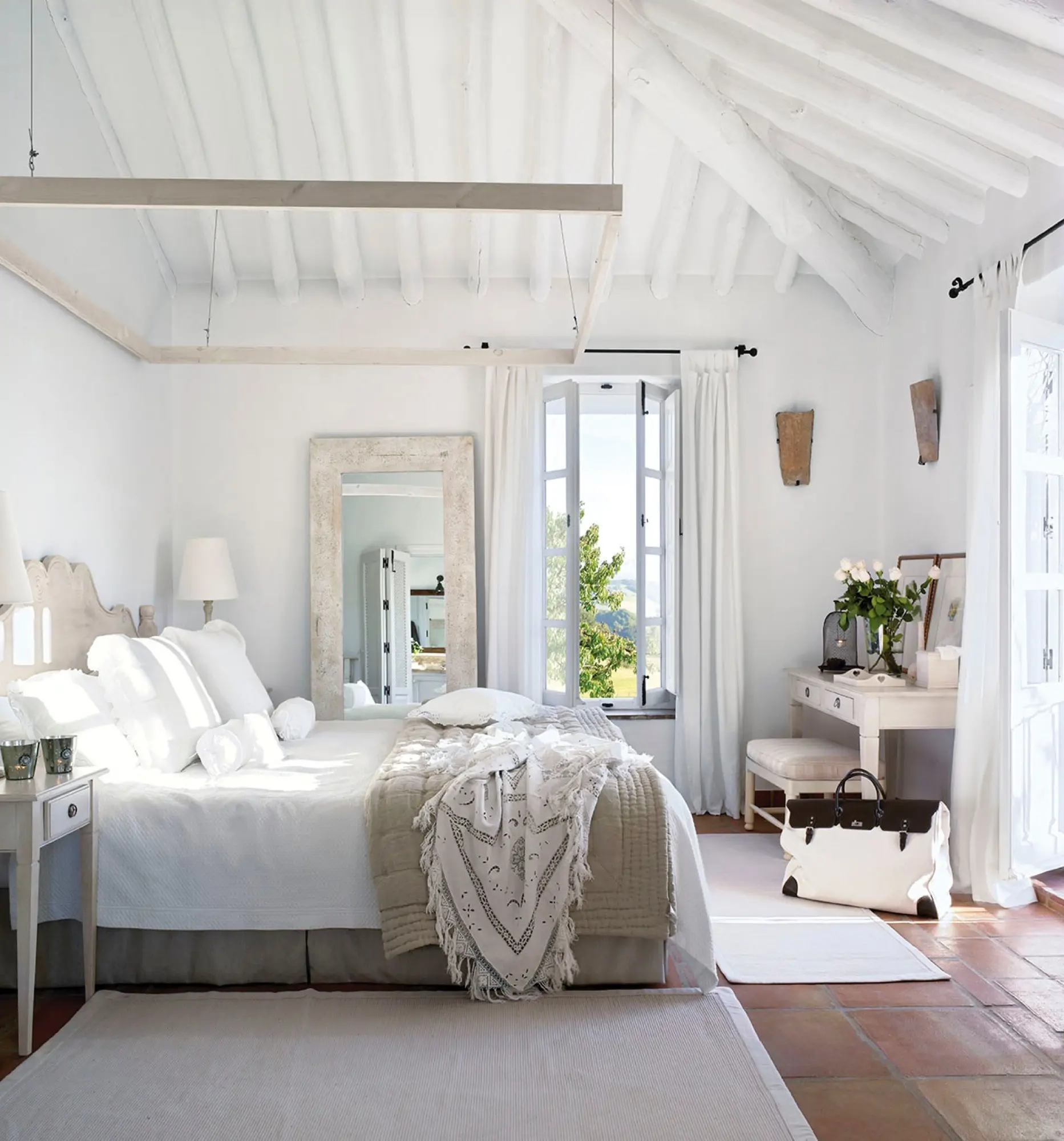 Dormitorio rústico blanco