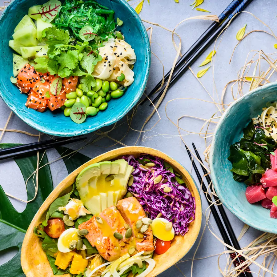 Platos de colores iStock