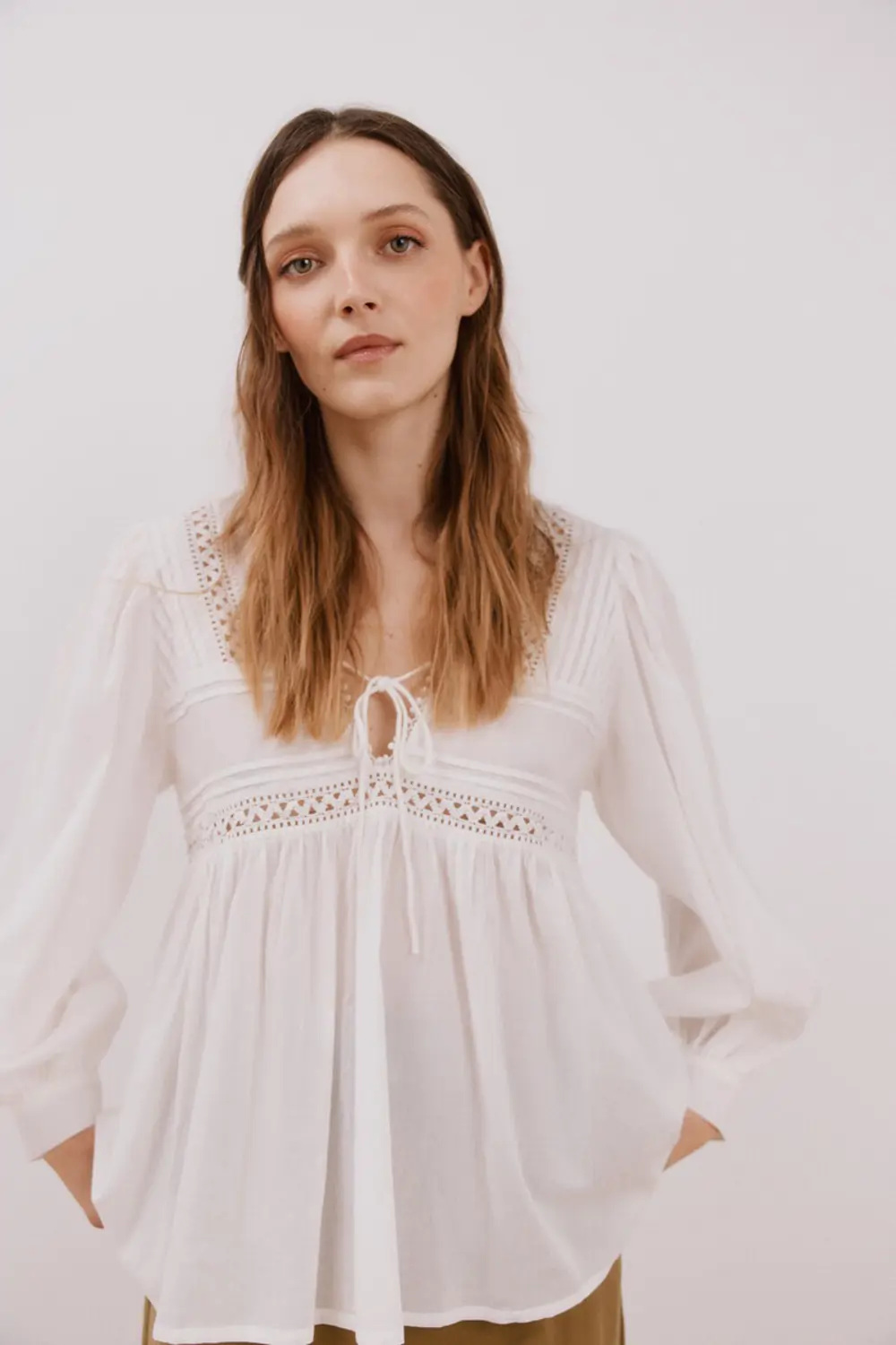 Blusa blanca entredoses