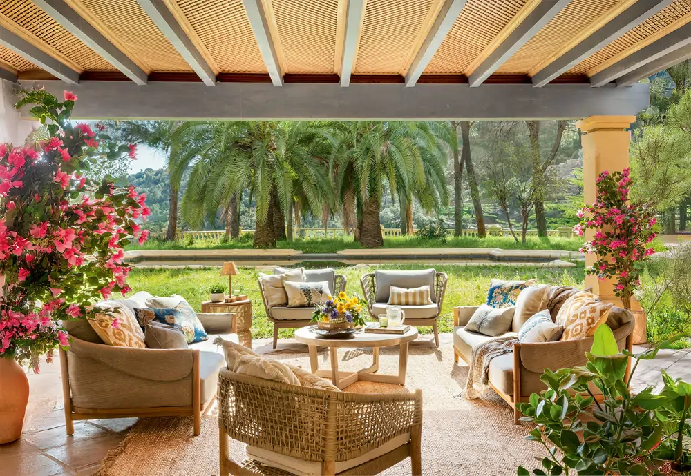 Porche de una casa en Marbella