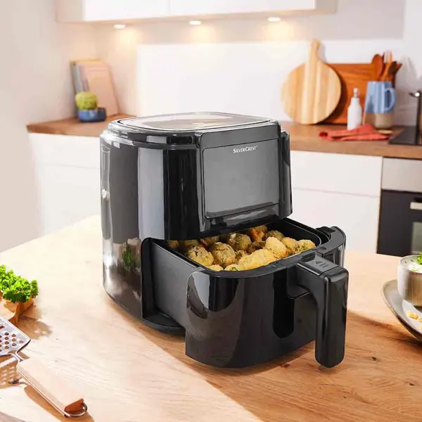 Raquel Noblejas, experta en airfryer y cocina: "El papel de horno para la freidora de aire no es mano de santo para cocinar, mejor evitarlo"