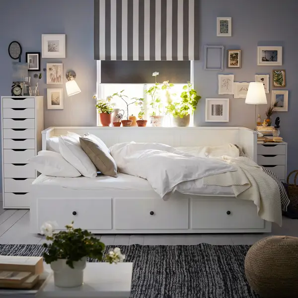 Bonita y funcional: así es la cama nido-diván Hemnes de IKEA que triunfa entre las lectoras de El Mueble