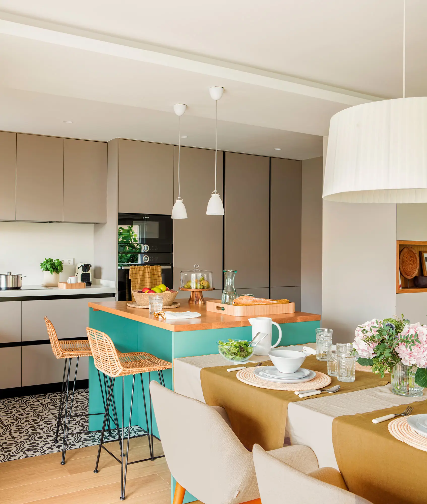Isla de cocina con color 