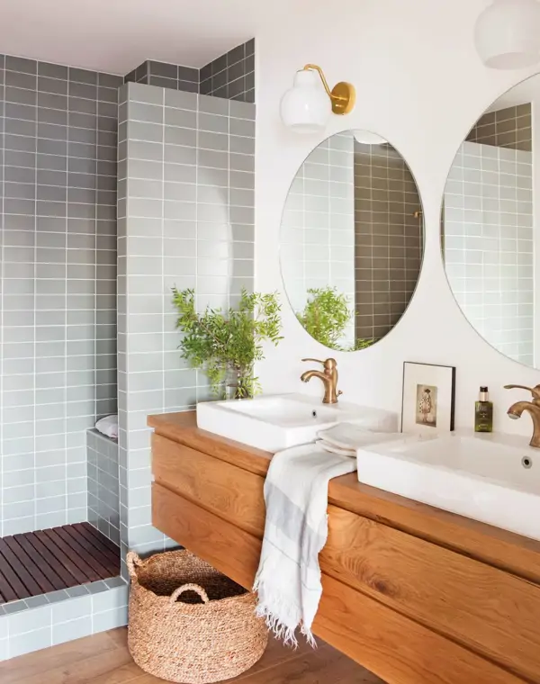Susana Llompart, experta en decoración: "Renovar el mueble del lavabo ha sido como un embarazo. Tras 9 meses, así lo he dejado con vinilo adhesivo"