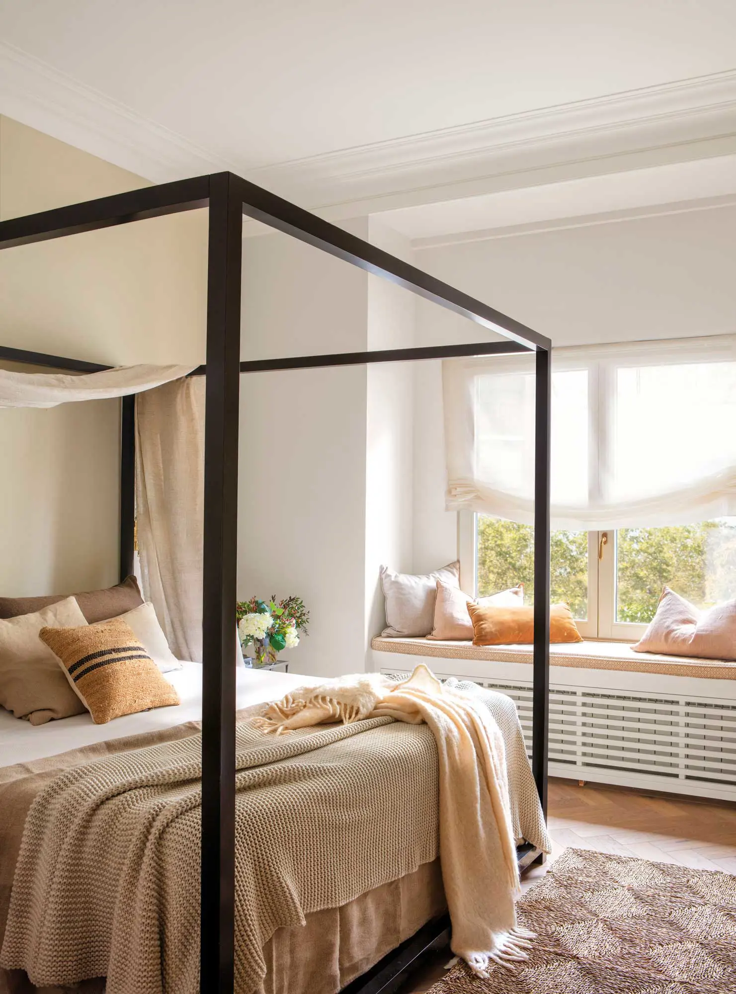 dormitorio-cama-con-dosel-00535790