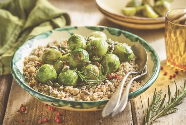 Quinoa con coles de Bruselas