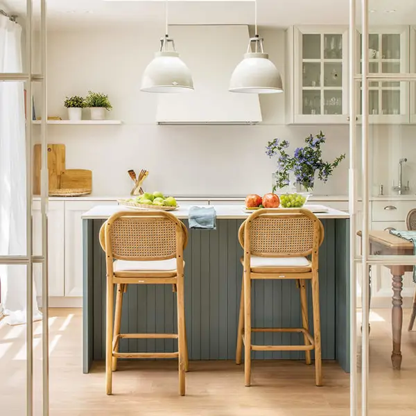 Eneko Labiano, decorador: "Si la distancia entre la isla y otros muebles de la cocina es menor a 90 cm, no la pongas"
