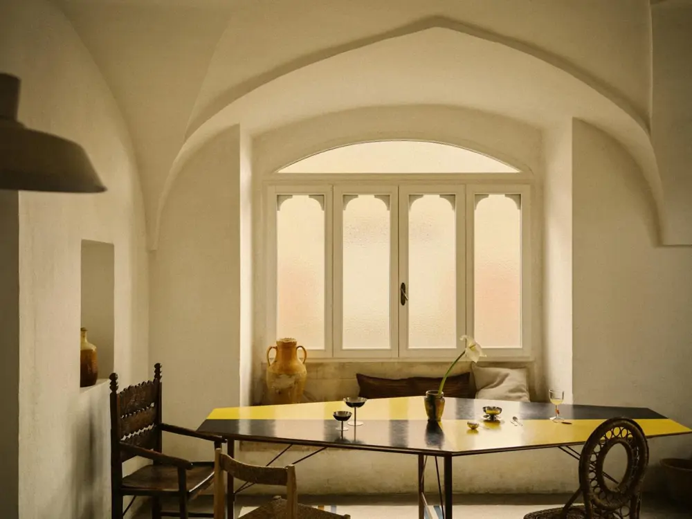 Comedor casa Puglia Editions SS25