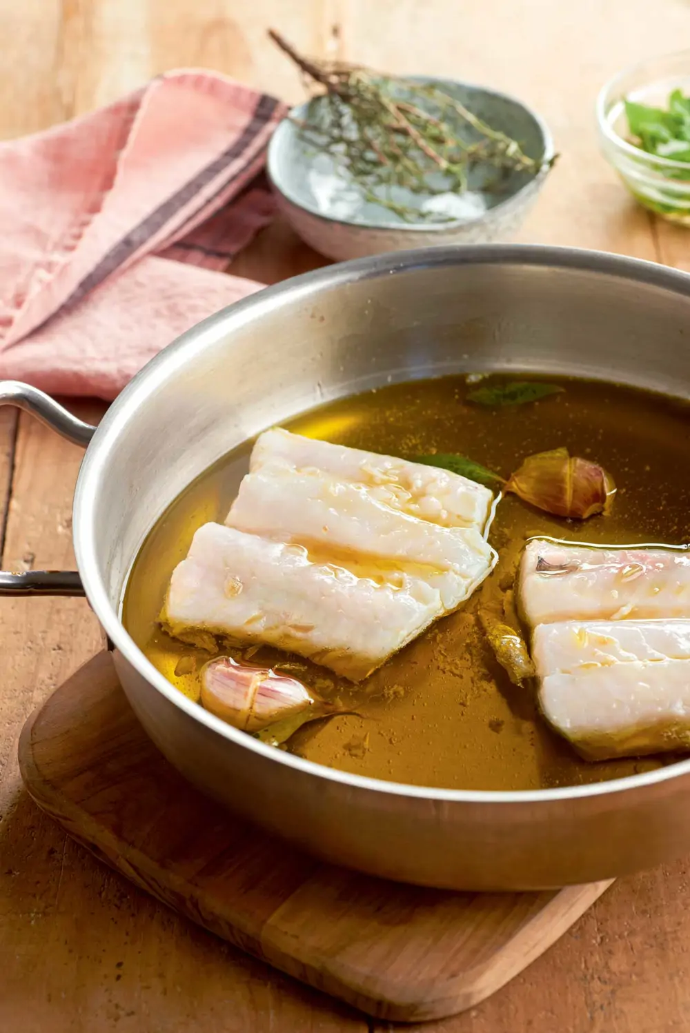 El chef vasco aconseja sumergir las sardinas en leche 10 minutos antes de ser cocinadas para que no desprendan tan mal olor