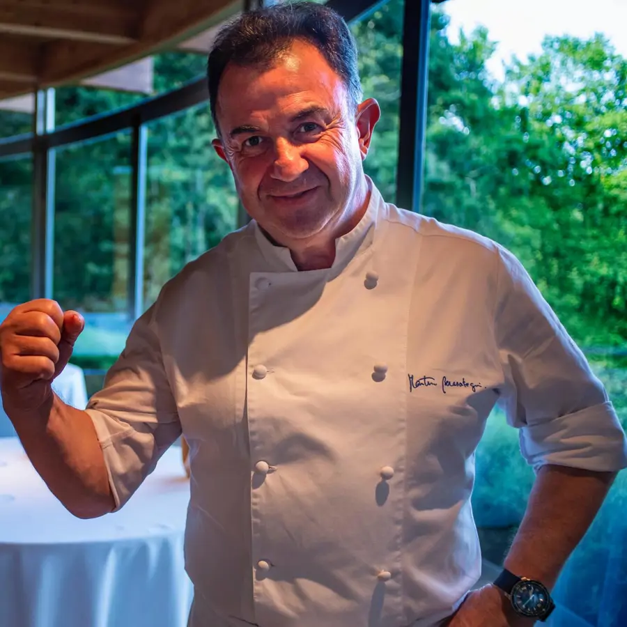 El reconocidísimo chef Martín Berasategui nos desvela su mejor truco para que la cocina huela mal después de cocinar sardinas