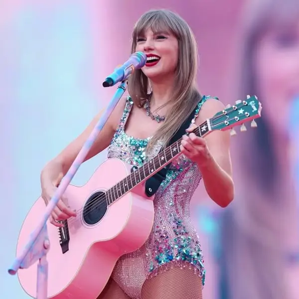 Taylor Swift le enseña a su novio Travis Kelce a limpiar: "No puede hacerlo, tampoco cocinar, pero está mejorando"