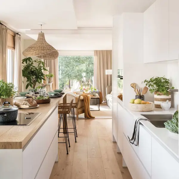 Un arquitecto, un interiorista y una estilista consiguen que una cocina blanca no se vea fría ni sosa: "No es para nada imposible"