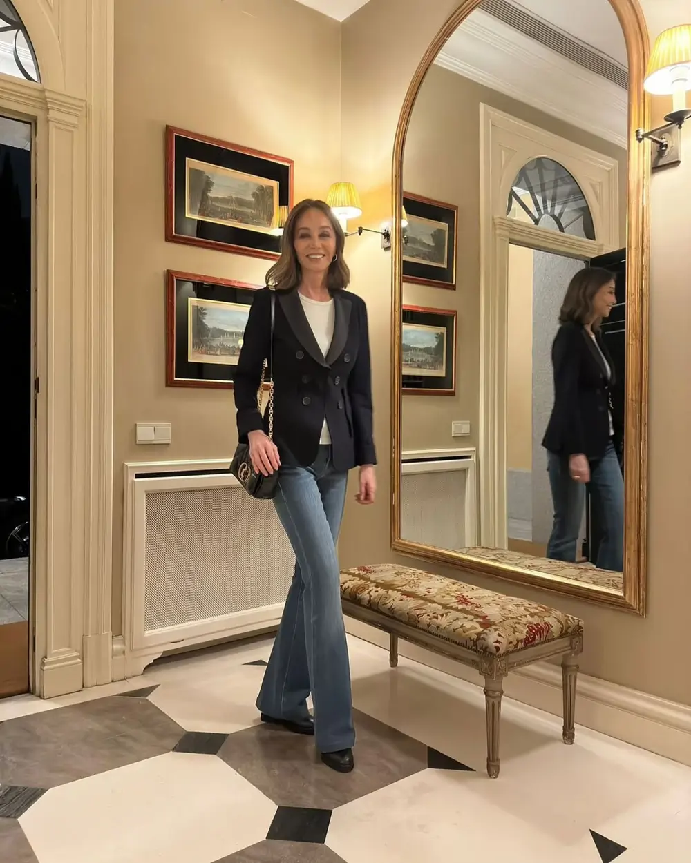 Desde que entras por su recibidor, la casa de Isabel Preysler huele a jazmín y ámbar