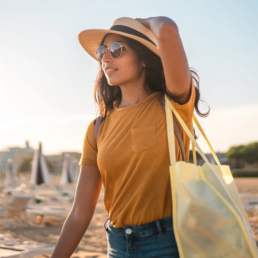 Mujer en la playa iStock