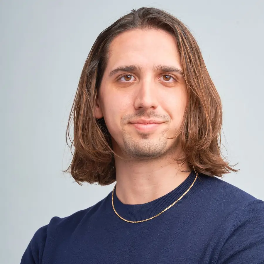 Zachary Pozniak, experto en tintorería y lavandería