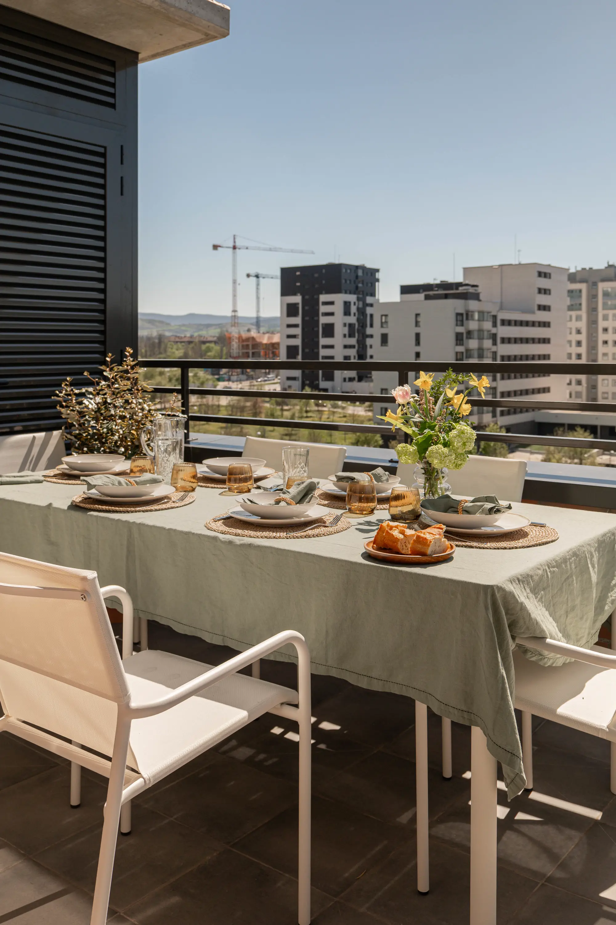 Un comedor para compartir y disfrutar de las vistas