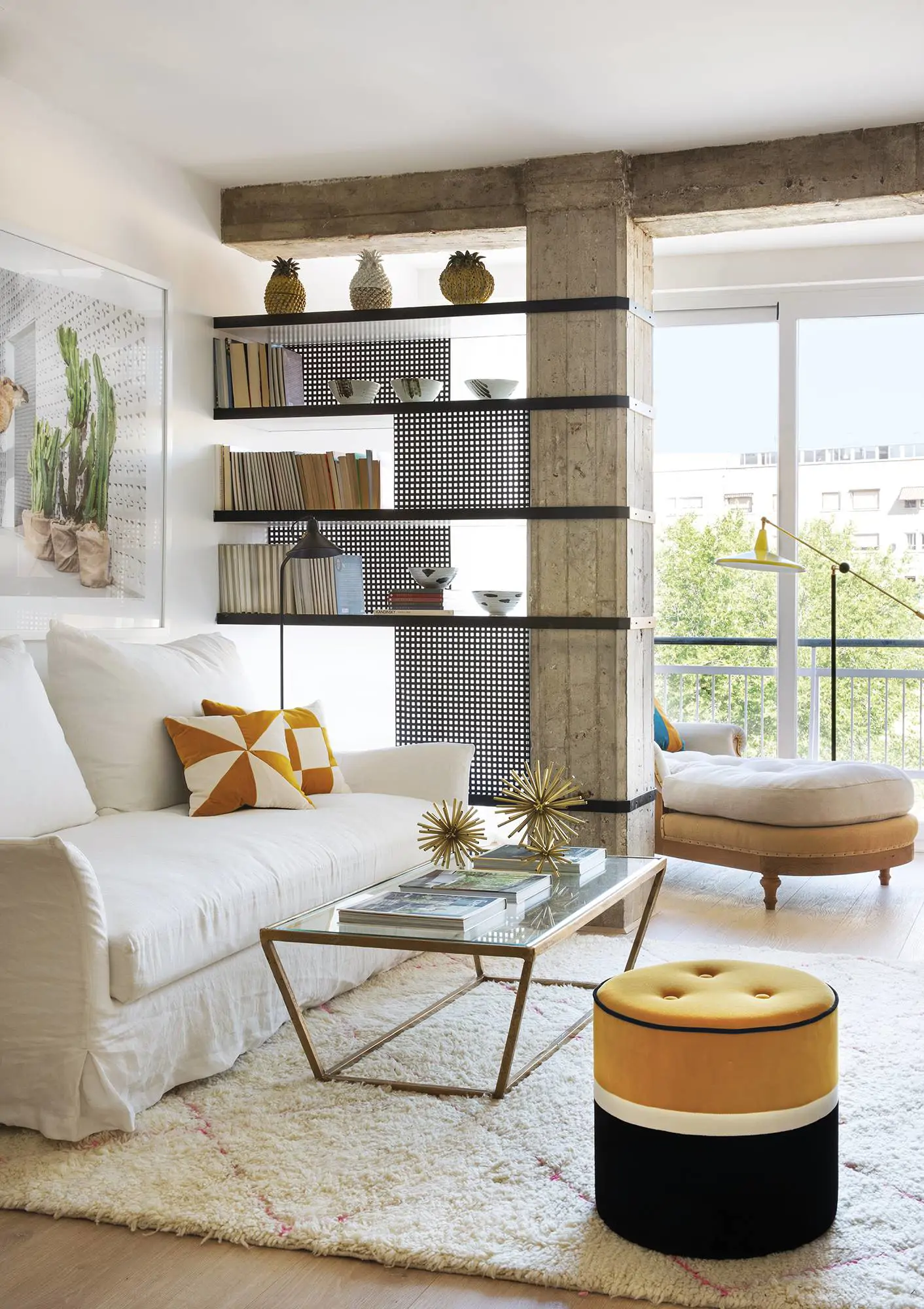 Salón con la terraza integrada.