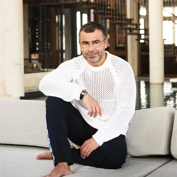 Jorge Javier Vázquez, 54 años: "Lo que más me gusta es estar en casa y no salir. A las ocho y media estoy en casa, a las nueve menos cuarto estoy cenando y a las diez y media estoy en la cama…"