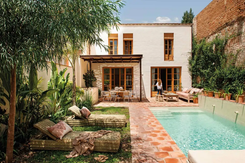 Patio con piscina