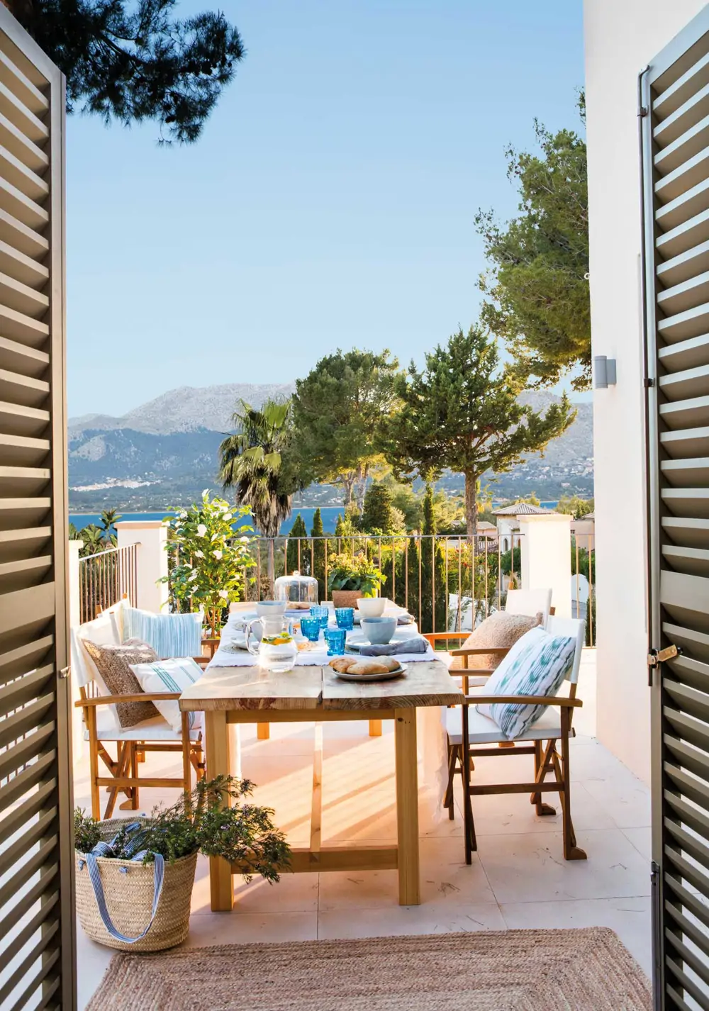 comedor-exterior-terraza-pequena 00508431